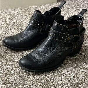 BOC Born Black Leather Studded Harness Ring Pull On Ankle Boot Woman Size 7.5